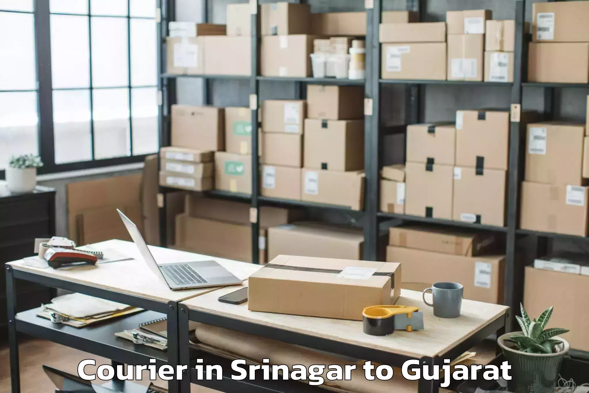 Leading Srinagar to Nadiad Courier Provider